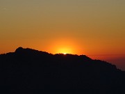 56 Dai Tre Faggi tramonto in Corna Camozzera